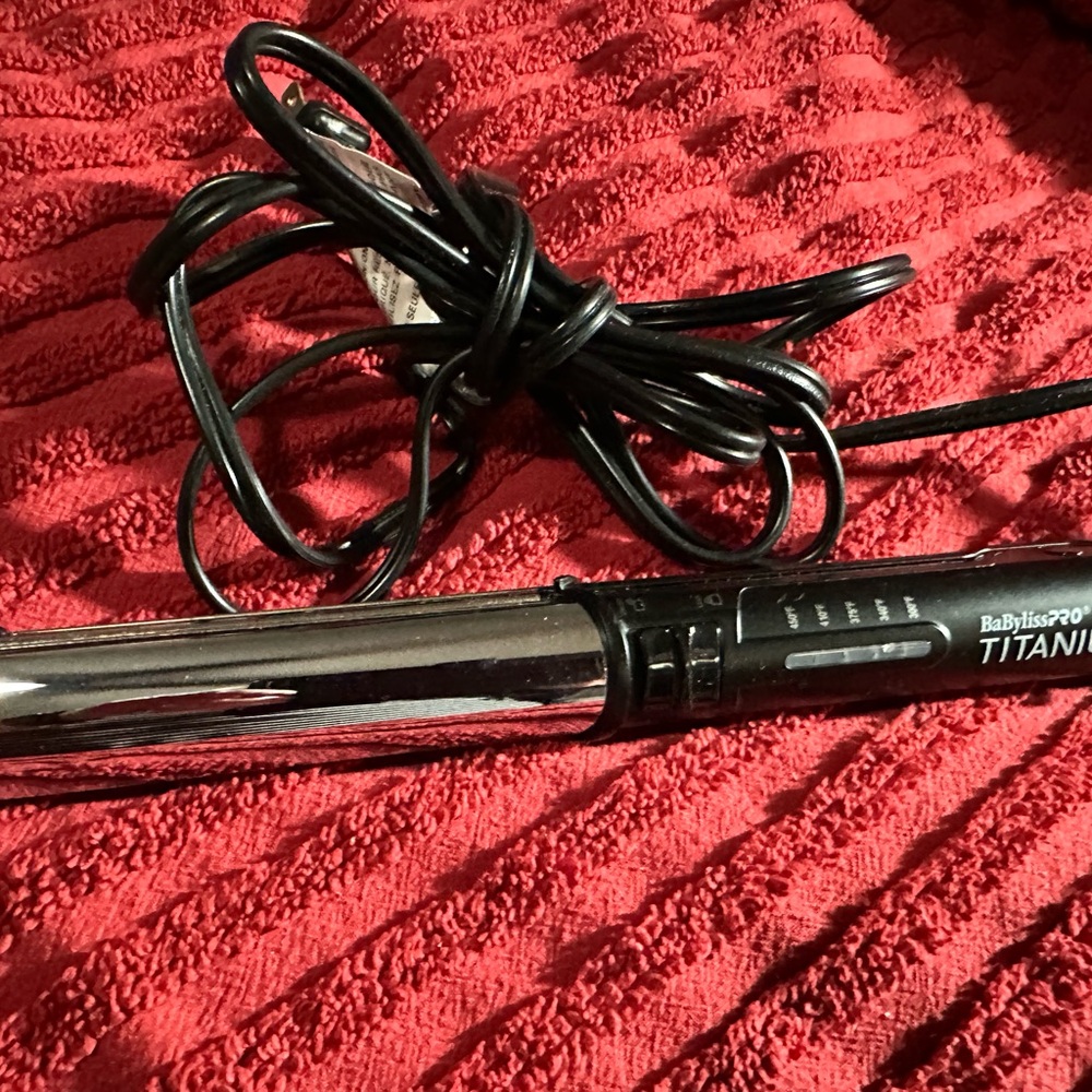 BaBylissPRO Titanium Curling Iron - Black and Silver